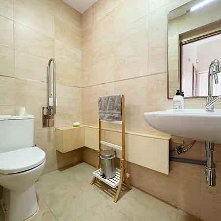 Villa 4 Bedroom In Benalmádena