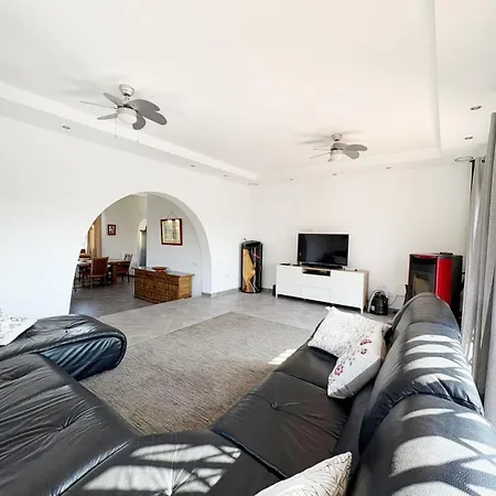 4 Bedroom In Benalmádena